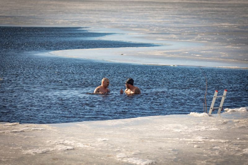 Sauna and Cold Plunge: The Evidence-Based UK Protocol (2026)