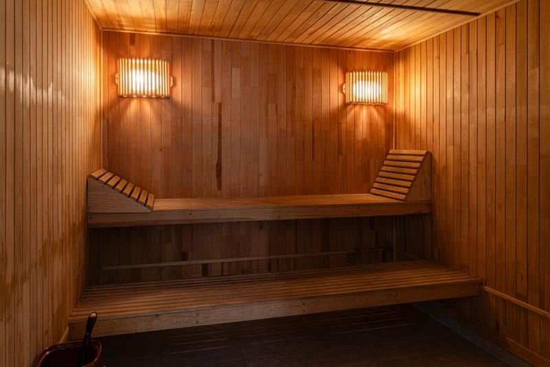Sauna Etiquette UK 2026: What To Wear, What Not To Do