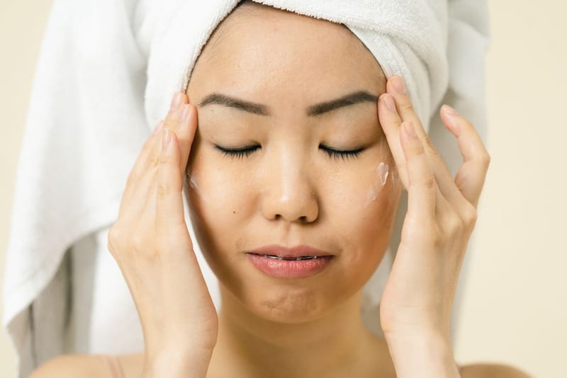 Sauna for Skin Health (Acne + Eczema): What Helps? UK 2026